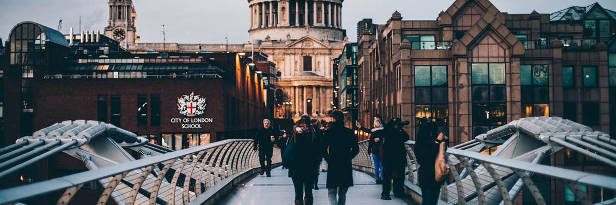 Brug in Londen, stad van school