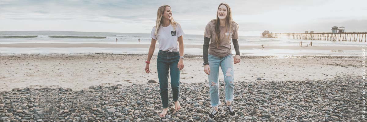 Vrienden op het strand