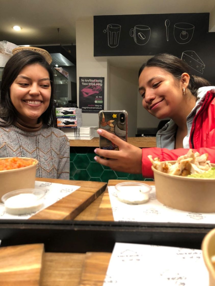 Friend Mirror selfie