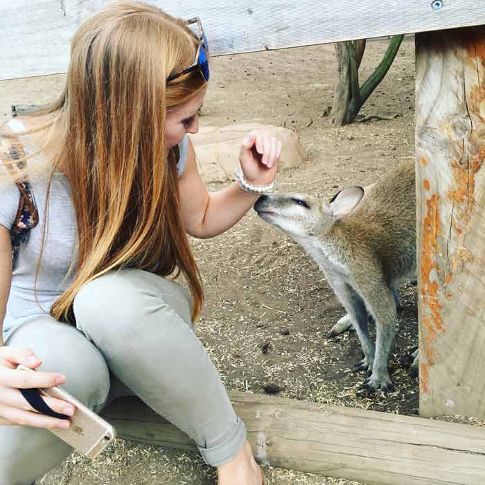 Nina e un canguro