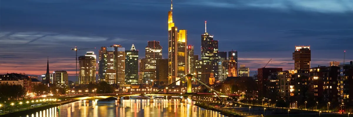 Frankfurt Brücke bei Nacht