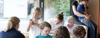 Sommige kinderen die het feest hebben bijgewoond