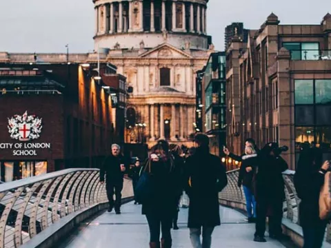 Brug in Londen, stad van school