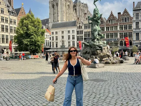 Ashlyn in Europa