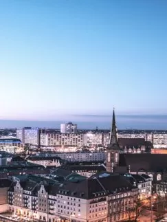Vue aerienne de Berlin dans la soirée
